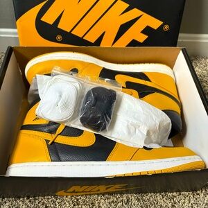 Size 13 | Jordan 1’s Retro Pollen OG